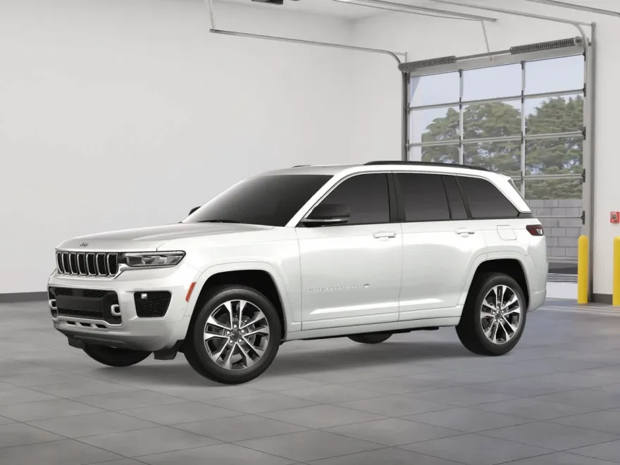 2025 Jeep Grand Cherokee Overland photo 1