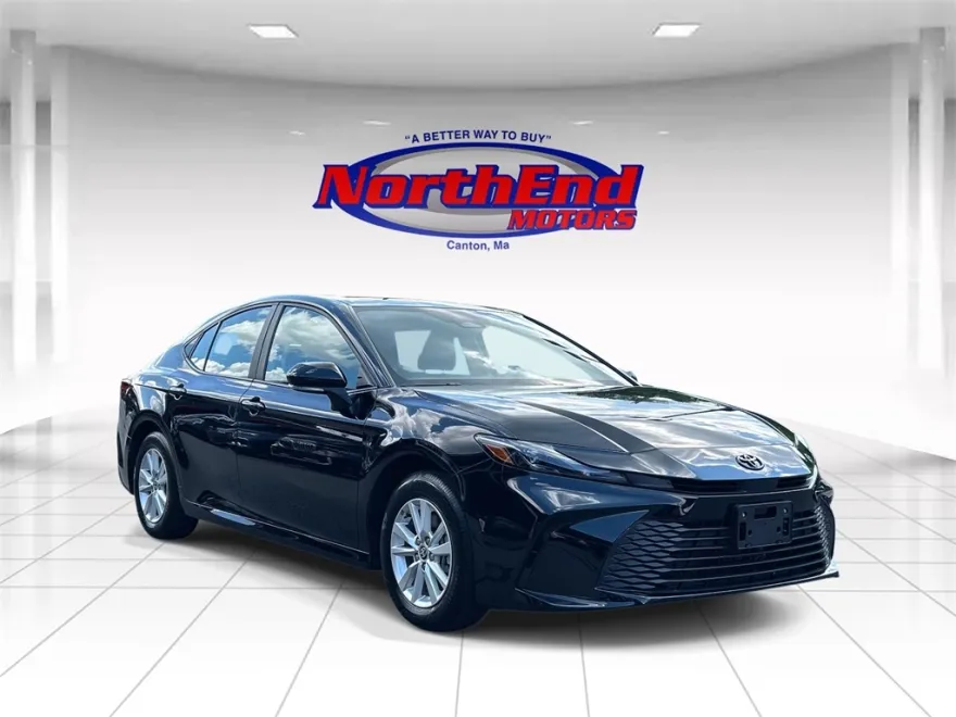 2025 Toyota Camry LE photo 1