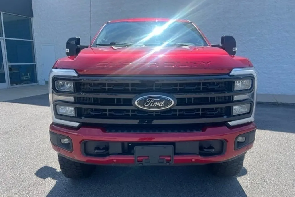 2024 Ford F-250 Lariat photo 1