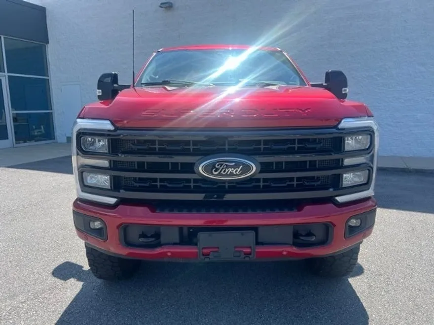 2024 Ford F-250 Lariat photo 1
