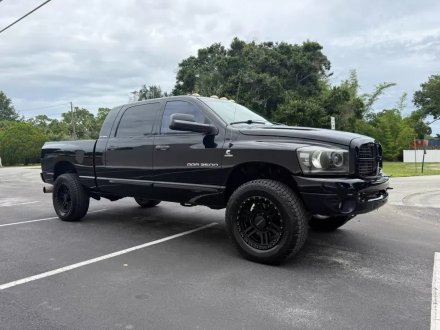 2006 Dodge Ram 3500 SLT photo 1