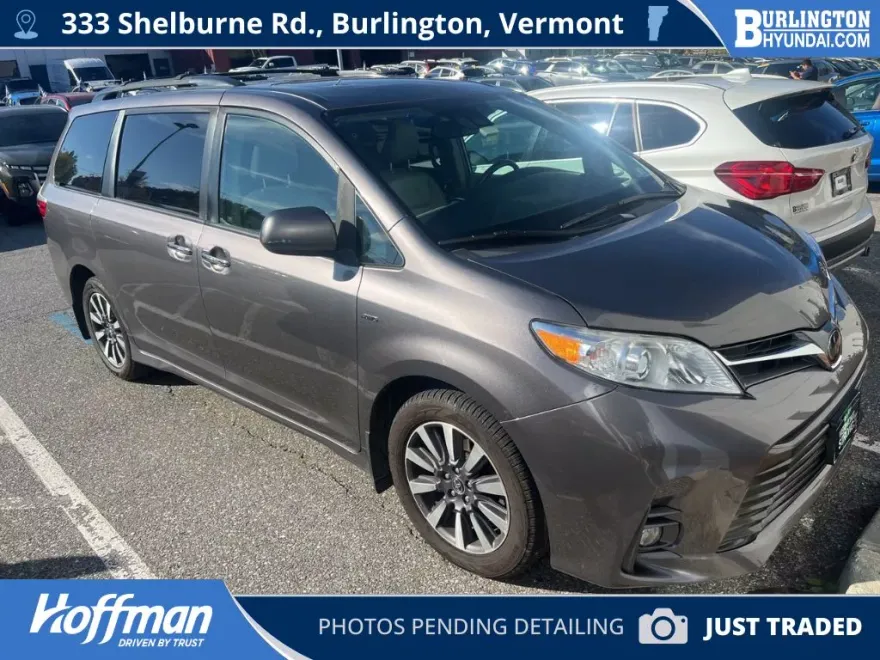 2019 Toyota Sienna XLE Premium photo 1