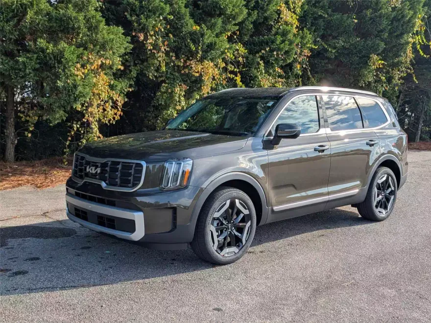 2025 Kia Telluride S photo 1