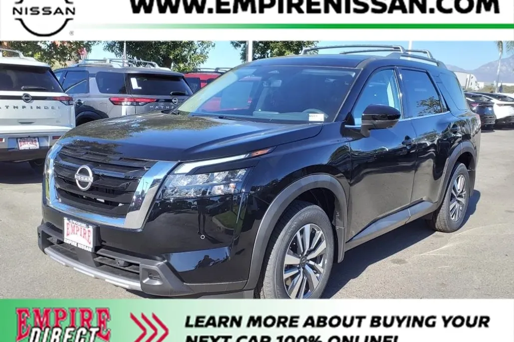 2025 Nissan Pathfinder SL photo 1