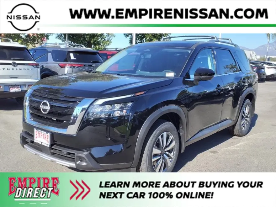 2025 Nissan Pathfinder SL photo 1