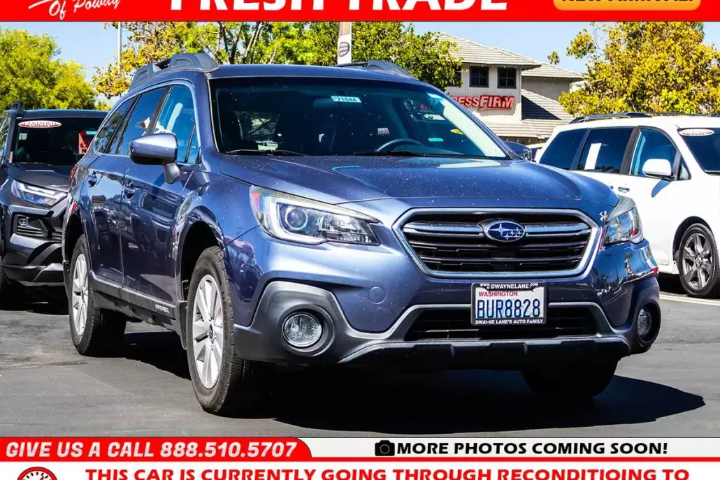 2018 Subaru Outback Premium photo 1