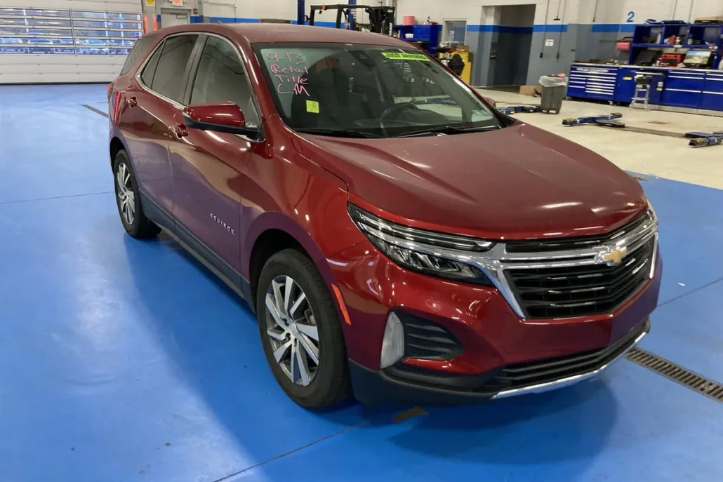 2023 Chevrolet Equinox LT photo 1