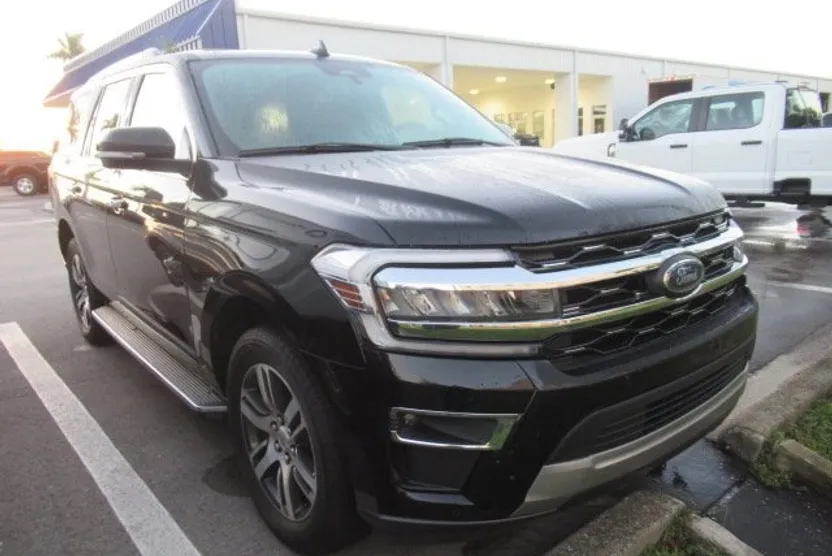 2023 Ford Expedition Limited photo 1