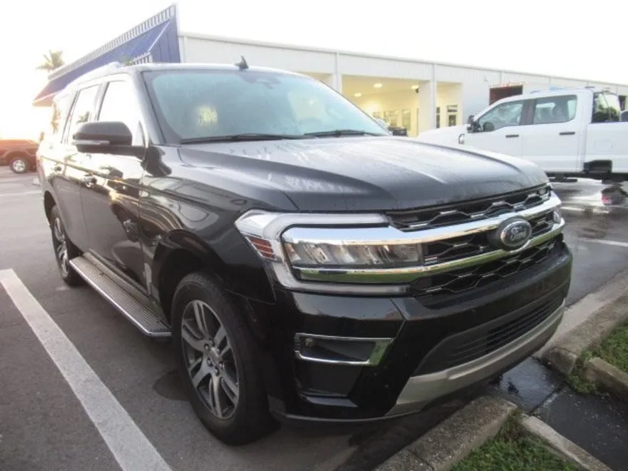 2023 Ford Expedition Limited photo 1