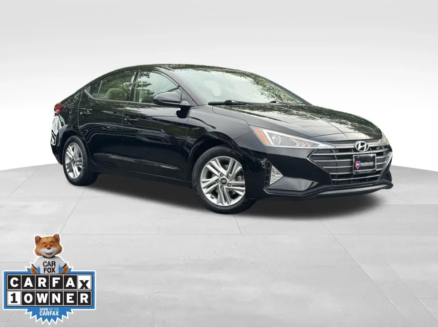 2020 Hyundai Elantra SEL photo 1