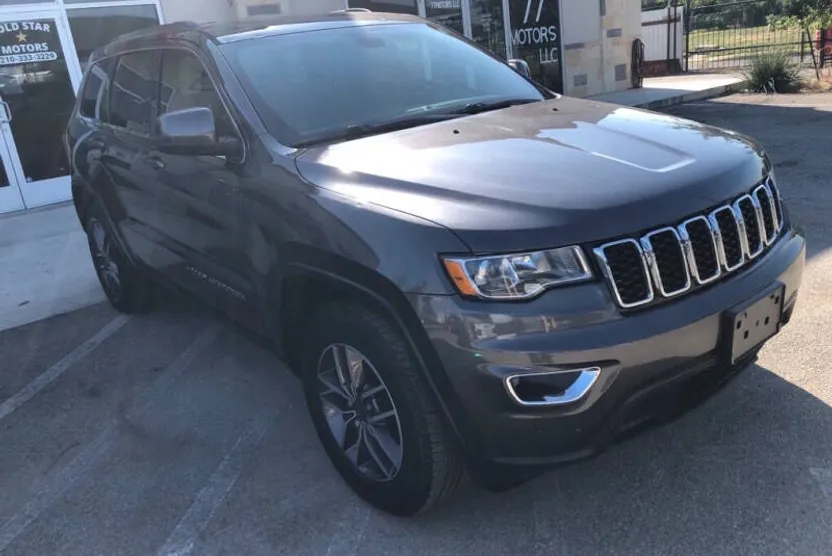 2019 Jeep Grand Cherokee Laredo photo 1