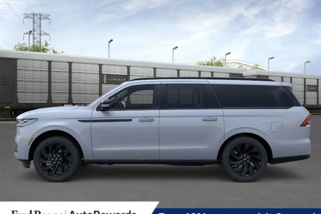2025 Lincoln Navigator L Reserve photo 1