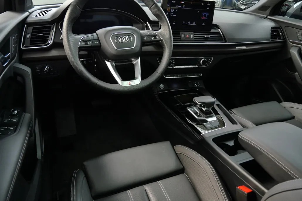 2025 Audi Q5 S line Premium Plus photo 1