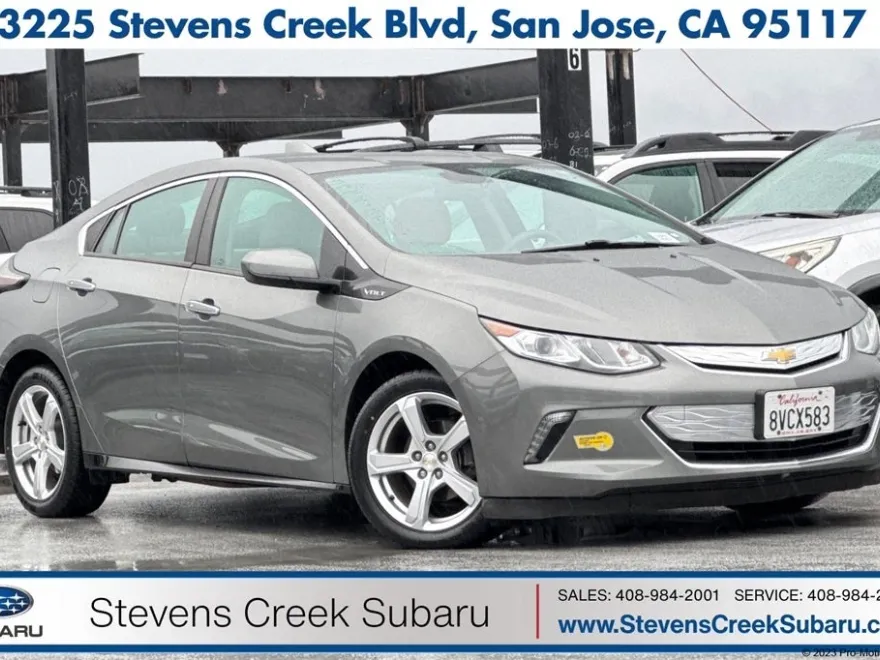 2017 Chevrolet Volt LT photo 1