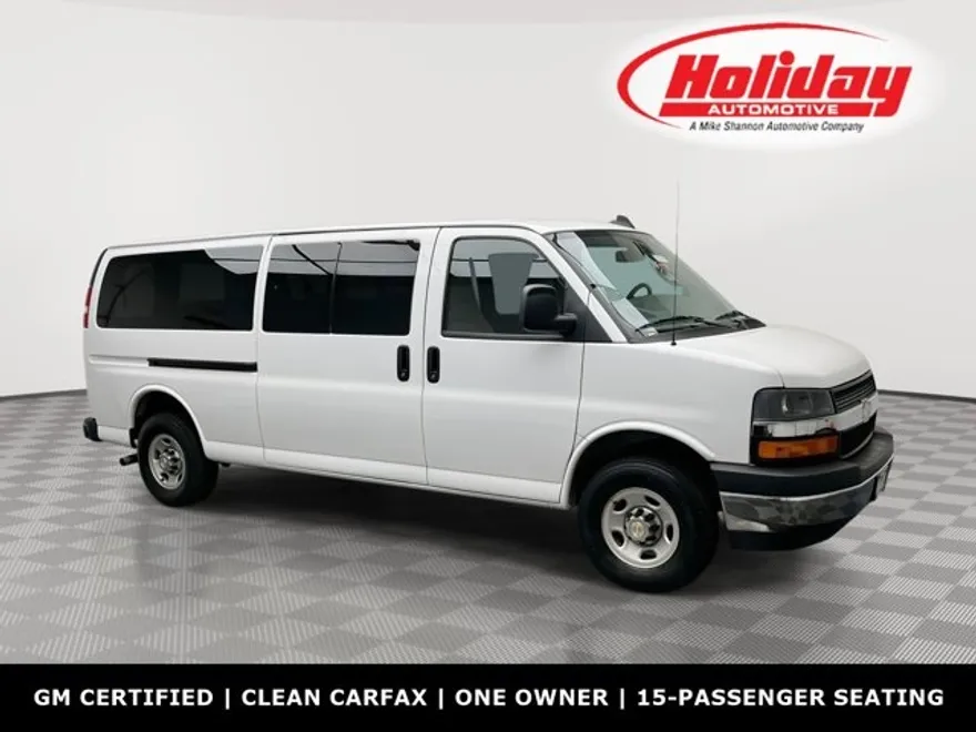 2024 Chevrolet Express Passenger LT photo 1