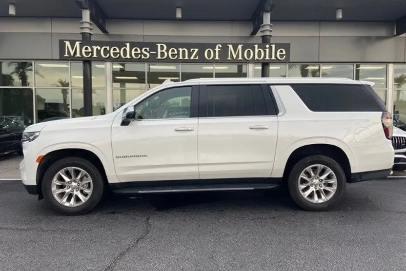 2021 Chevrolet Suburban Premier photo 1