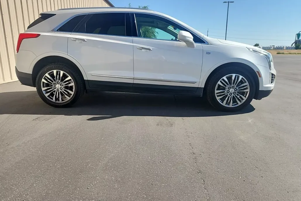 2017 Cadillac XT5 Premium Luxury photo 1
