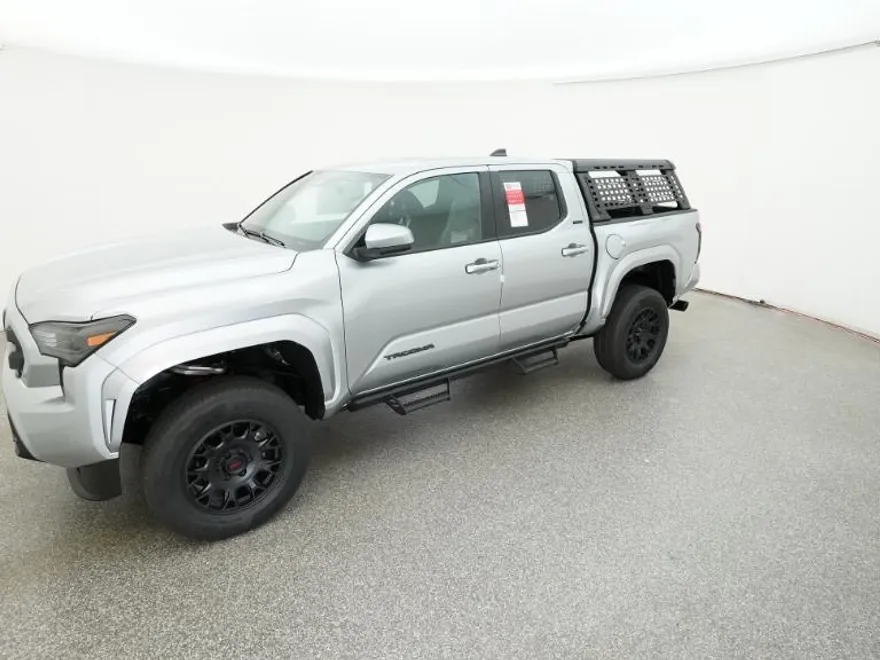 2025 Toyota Tacoma SR5 photo 1