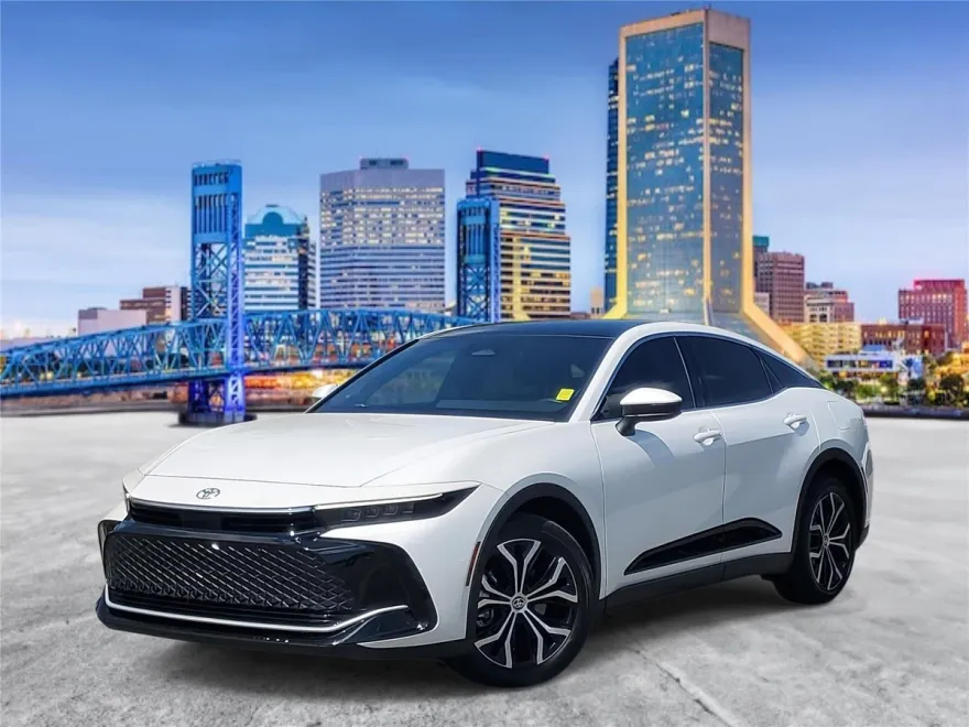 2025 Toyota Crown photo 1
