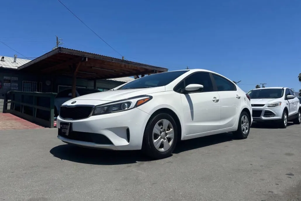 2018 Kia Forte LX Base photo 1