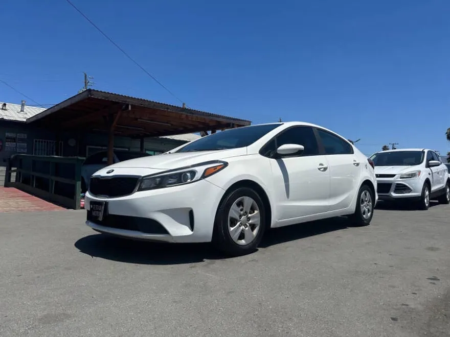 2018 Kia Forte LX Base photo 1