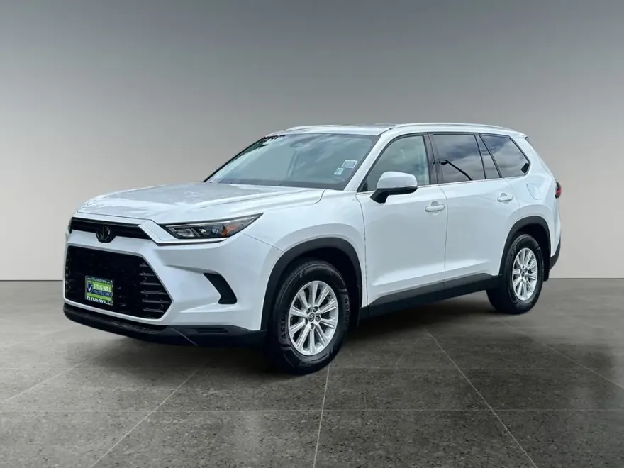 2024 Toyota Grand Highlander XLE photo 1