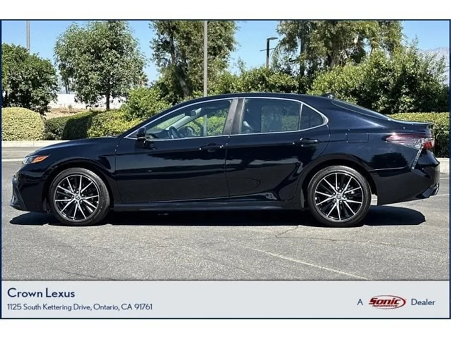 2024 Toyota Camry SE photo 1