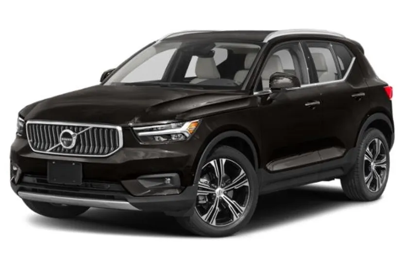 2022 Volvo XC40 T5 AWD Momentum photo 1
