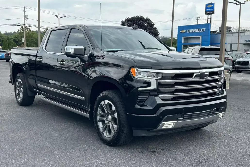 2023 Chevrolet Silverado 1500 High Country photo 1