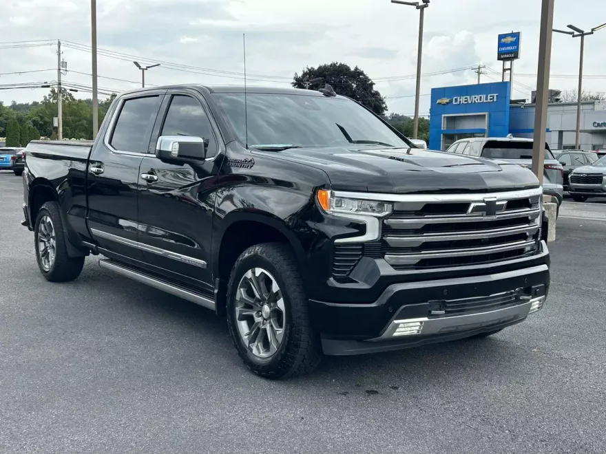 2023 Chevrolet Silverado 1500 High Country photo 1