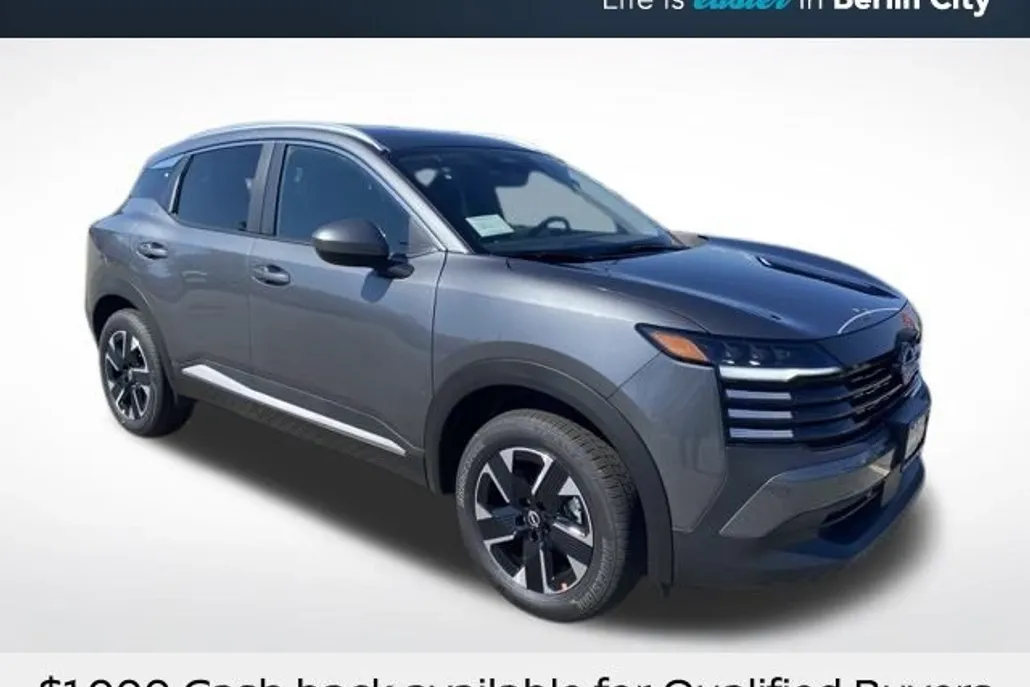 2025 Nissan Kicks SV photo 1