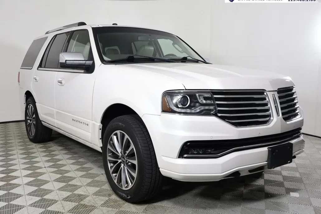 2016 Lincoln Navigator Select photo 1