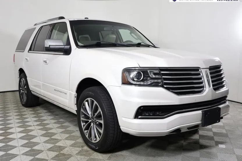 2016 Lincoln Navigator Select photo 1
