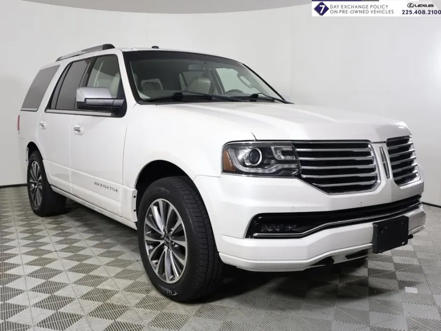 2016 Lincoln Navigator Select photo 1