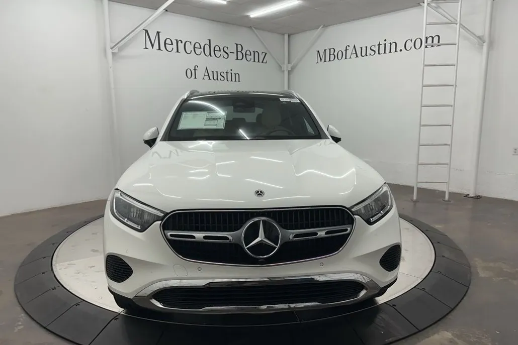 2026 Mercedes Benz GLC 300 photo 1