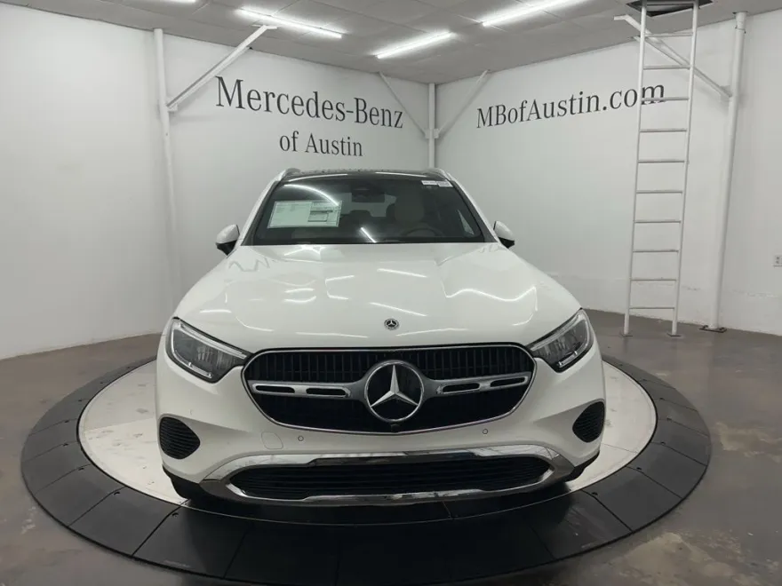 2026 Mercedes Benz GLC 300 photo 1