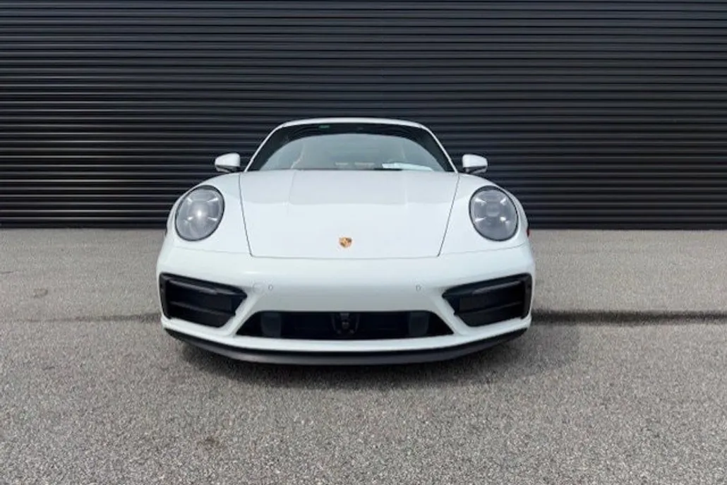 2022 Porsche 911 GTS photo 1
