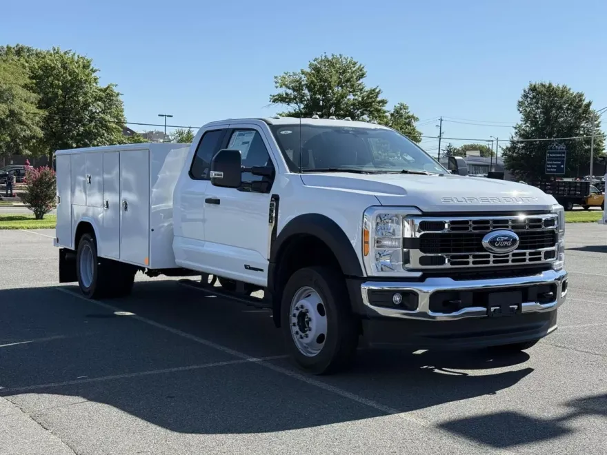 2025 Ford F-550 XL photo 1