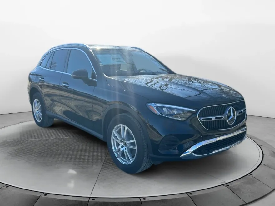 2025 Mercedes Benz GLC 300 4MATIC photo 1