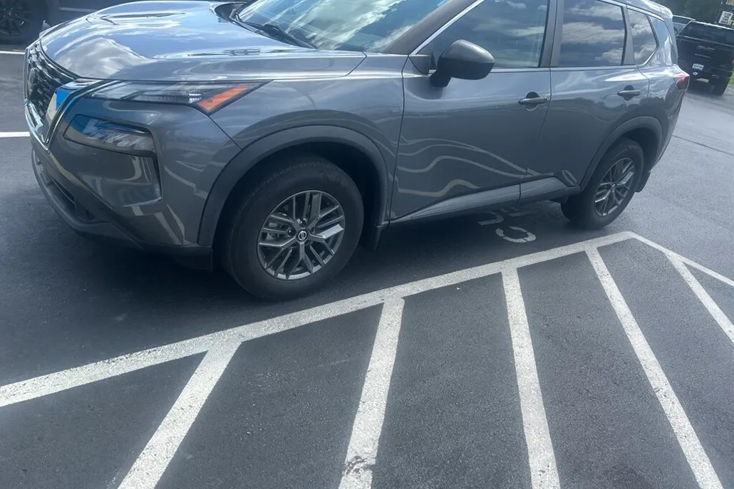 2021 Nissan Rogue S photo 1