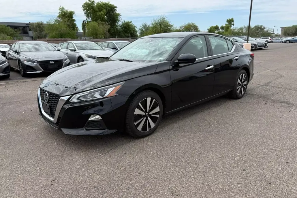 2022 Nissan Altima 2.5 SV photo 1