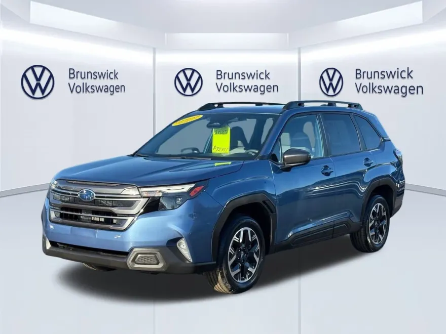 2025 Subaru Forester Premium Base photo 1