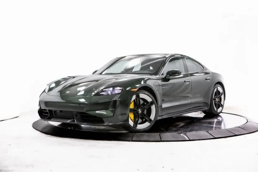 2025 Porsche Taycan Turbo S photo 1