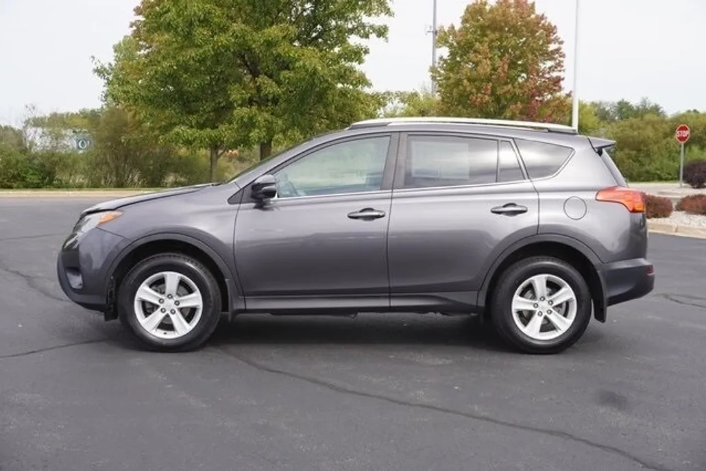 2014 Toyota RAV4 XLE photo 1