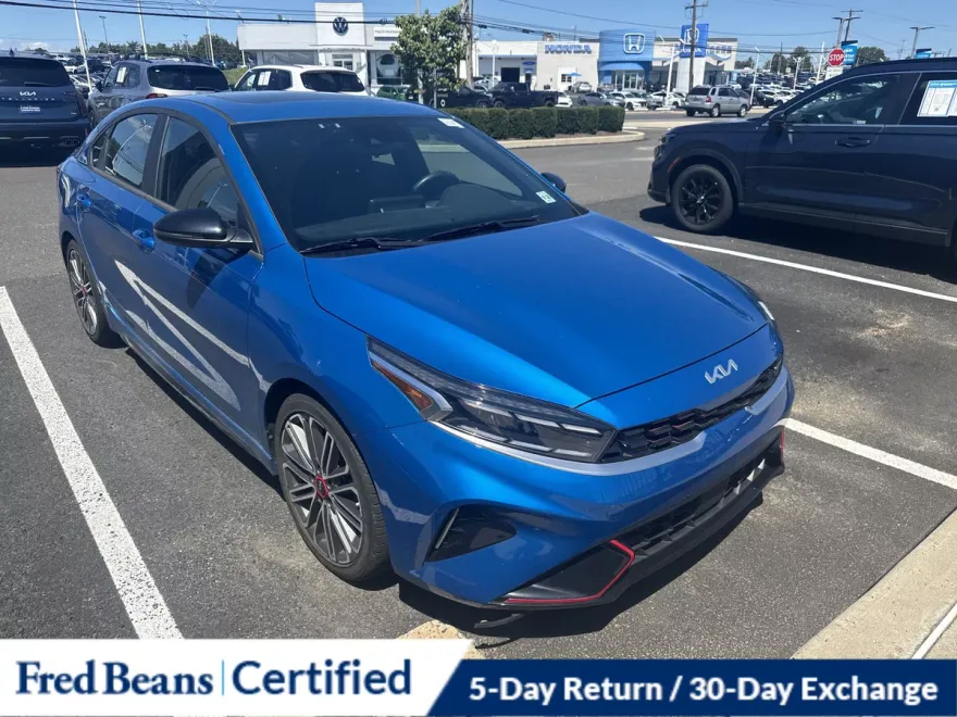 2023 Kia Forte GT photo 1