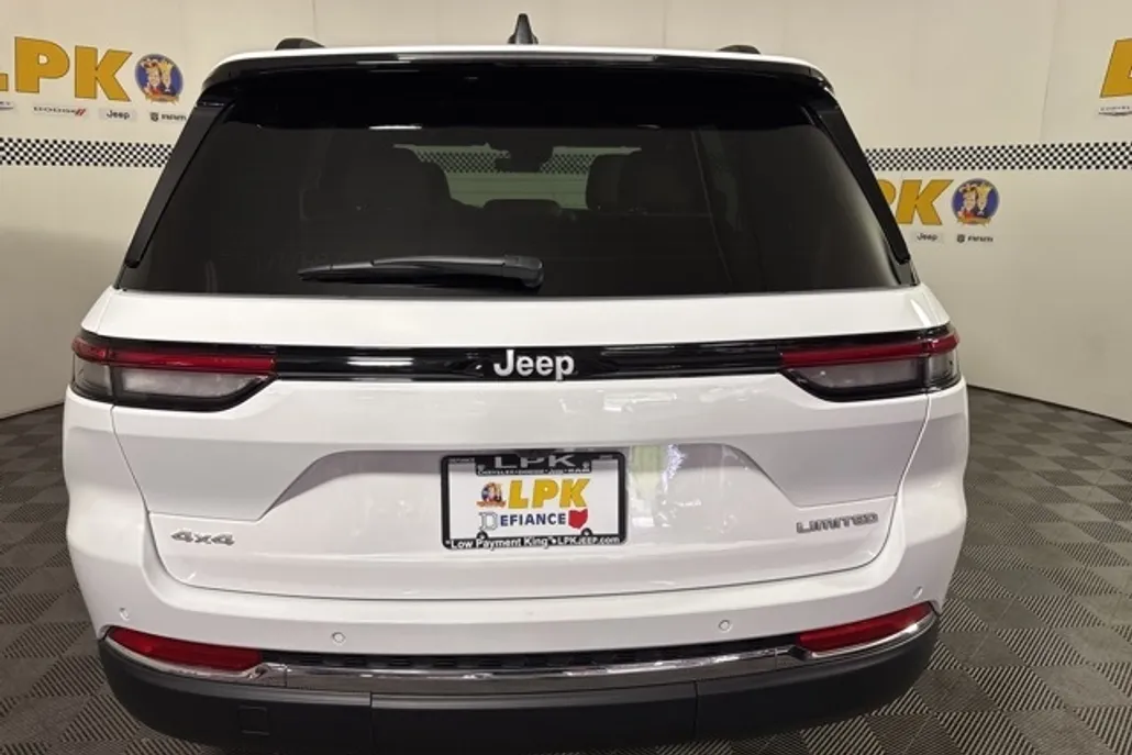 2025 Jeep Grand Cherokee Limited photo 1