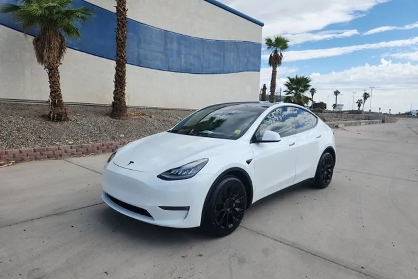 2021 Tesla Model Y Long Range photo 1