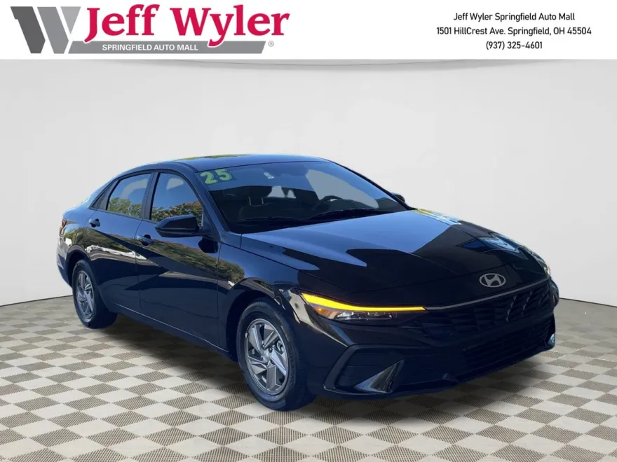 2025 Hyundai Elantra SE photo 1