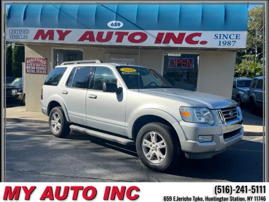 2010 Ford Explorer XLT photo 1
