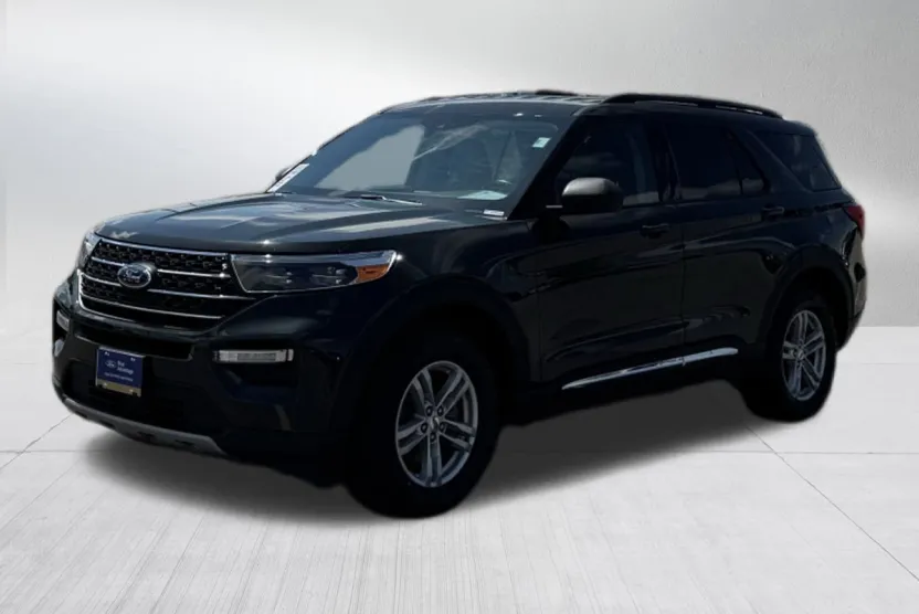 2022 Ford Explorer XLT photo 1